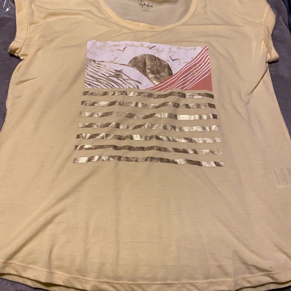 Super soft yellow shirt sleeve top